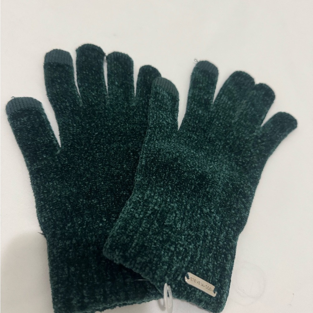 Green Knit Gloves